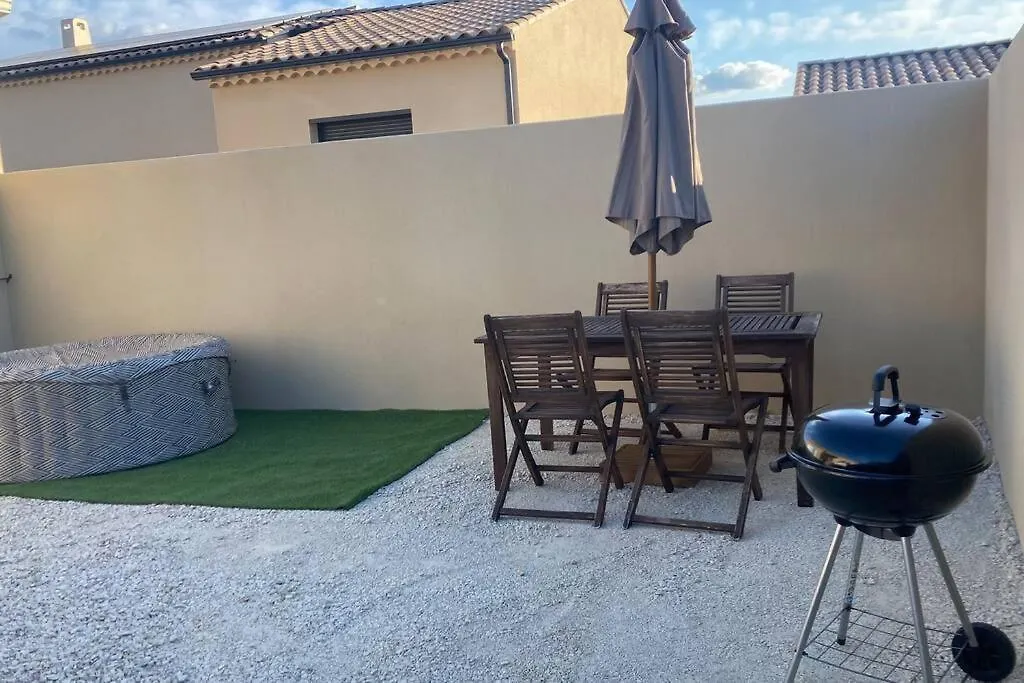 Cosy House Jacuzzi Villa Carpentras 0*,  France